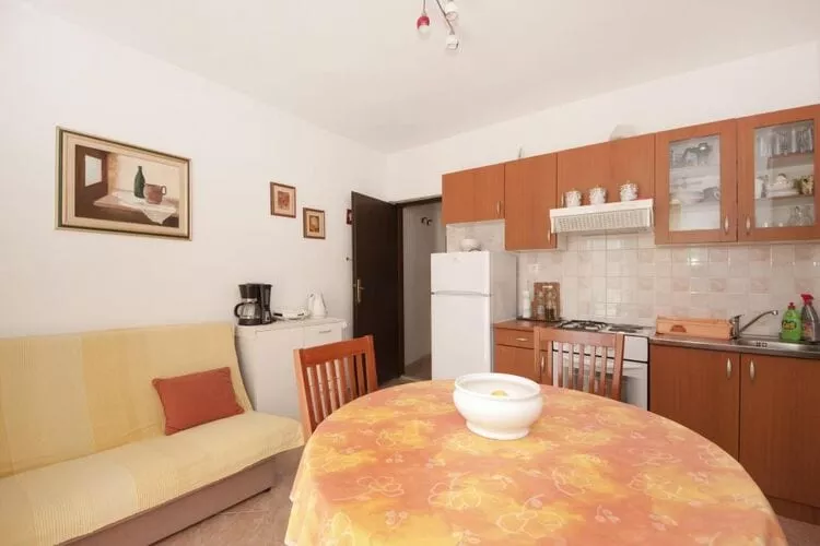Apartments Mira - One Bedroom Apartment with Balcony(A2)-Kitchen