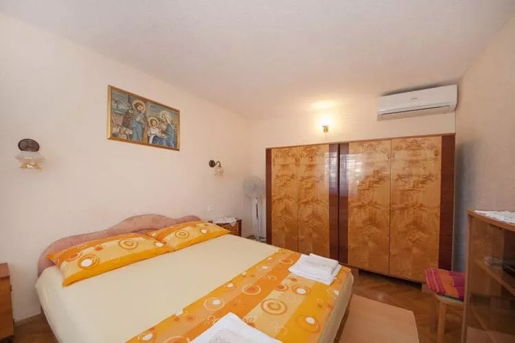 Apartments Gorana - One-Bedroom Apartment with Terrace and Sea View(A2) (ST)-Bedroom
