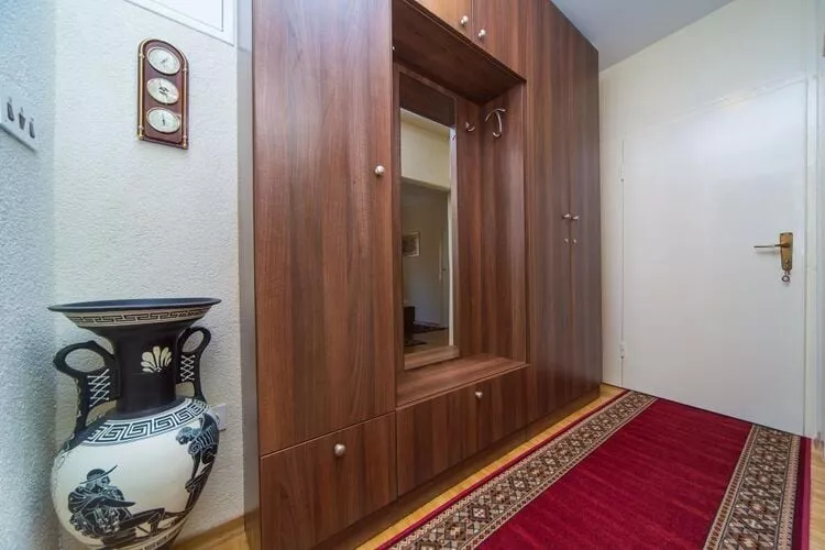 Apartment Maru - Two Bedroom Apartment with City View (A4)-Indoor
