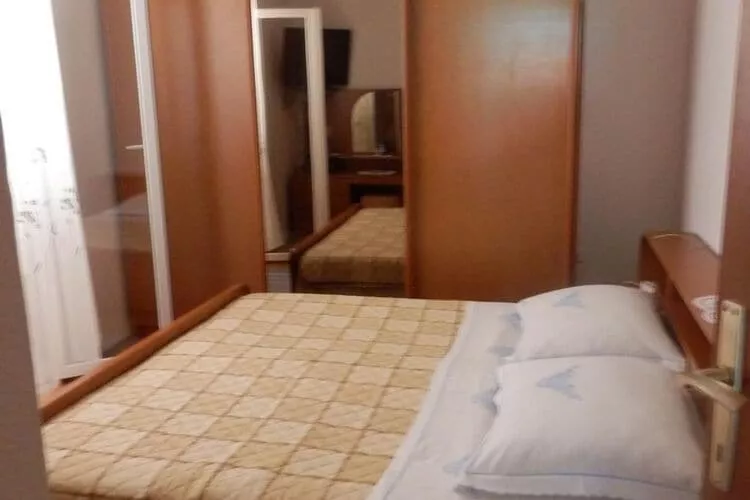 Apartment Vesna & Ivica - Two Bedroom Apartment with Terrace and Sea View (Vesna)-Chambre