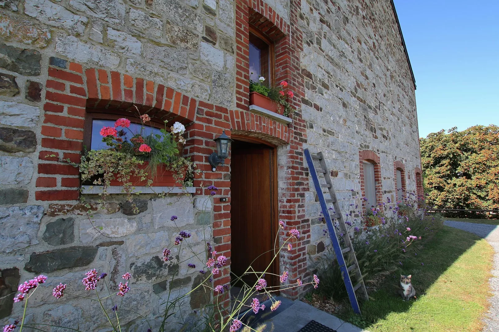 Li Vêrt Veschau-Exterior summer