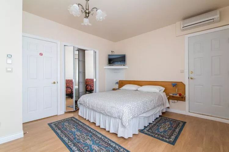 Apartments Mijajov Dvor- One-Bedroom Apartment with Shared Balcony  (#2) (ST)-Schlafzimmer