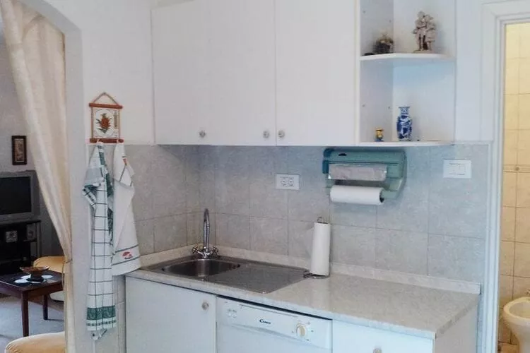 Apartment Agata - Two Bedroom Apartment with Terrace and Sea View (ST)-Kitchen
