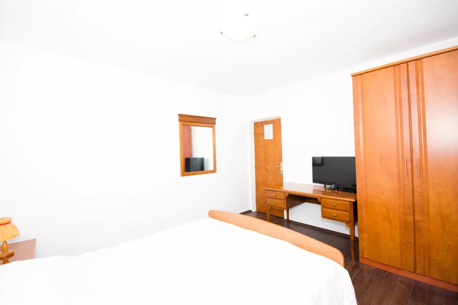 Guest House Rooms Rose - Romantic Double Room with Balcony and Sea View (No.1)-Bedroom