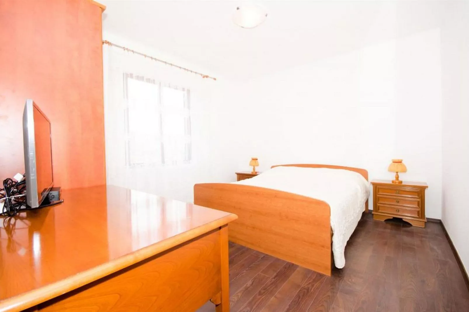 Guest House Rooms Rose - Romantic Double Room with Balcony and Sea View (No.1)-Bedroom