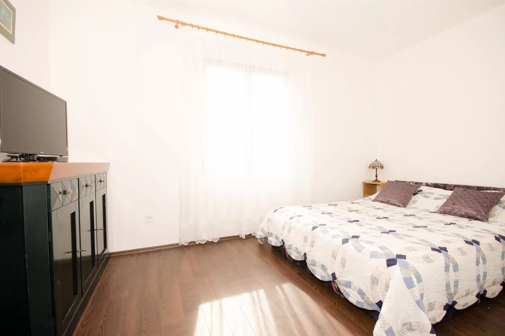 Guest House Rooms Rose- Comfort Double Room with Balcony and Sea View-Bedroom