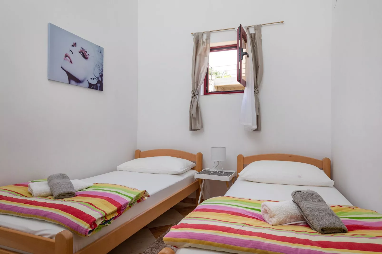 Apartments Franka - One Bedroom Apartment with Terrace and Garden View (A2+1)-Schlafzimmer
