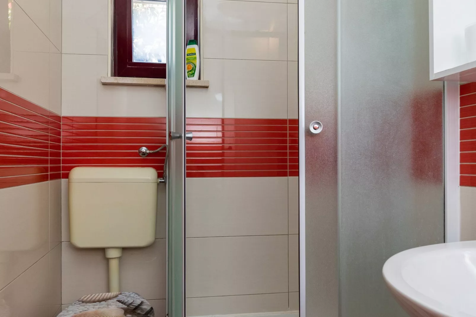 Apartments Franka - One Bedroom Apartment with Terrace and Garden View (A2+1)-Badezimmer
