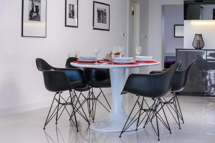 Apartments Villa Capitano - Two Bedroom Apartment with Balcony and Sea View (CRNI)-Dining room