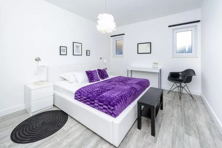 Apartments Villa Capitano - Two Bedroom Apartment with Balcony and Sea View (CRNI)-Bedroom