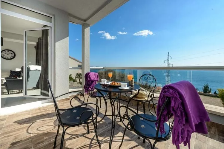 Apartments Villa Capitano - Two Bedroom Apartment with Balcony and Sea View (CRNI)-Terrace balcony