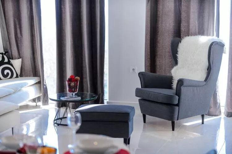 Apartments Villa Capitano - Two Bedroom Apartment with Balcony and Sea View (CRNI)-Indoor