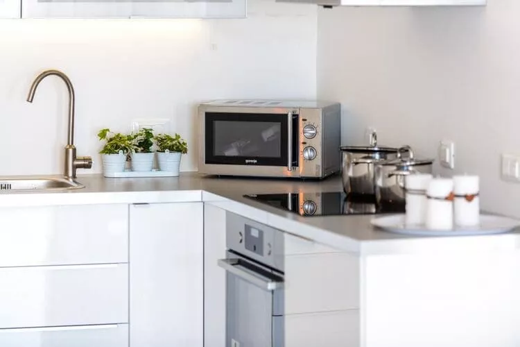 Apartments Villa Capitano - Two Bedroom Apartment with Balcony and Sea View (ŽUTI)-Kitchen