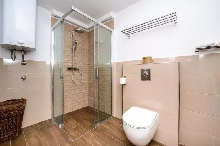 Apartments Villa Capitano - Two Bedroom Apartment with Balcony and Sea View (ŽUTI)-Bathroom