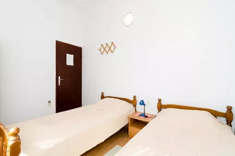 Holiday Home Jasminka - Three Bedroom Holiday Home with Terrace and Sea View-Schlafzimmer