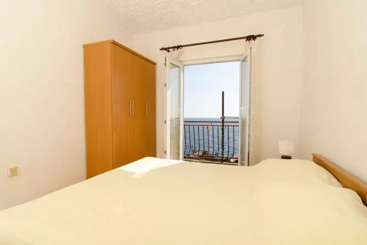 Holiday Home Jasminka - Three Bedroom Holiday Home with Terrace and Sea View-Schlafzimmer