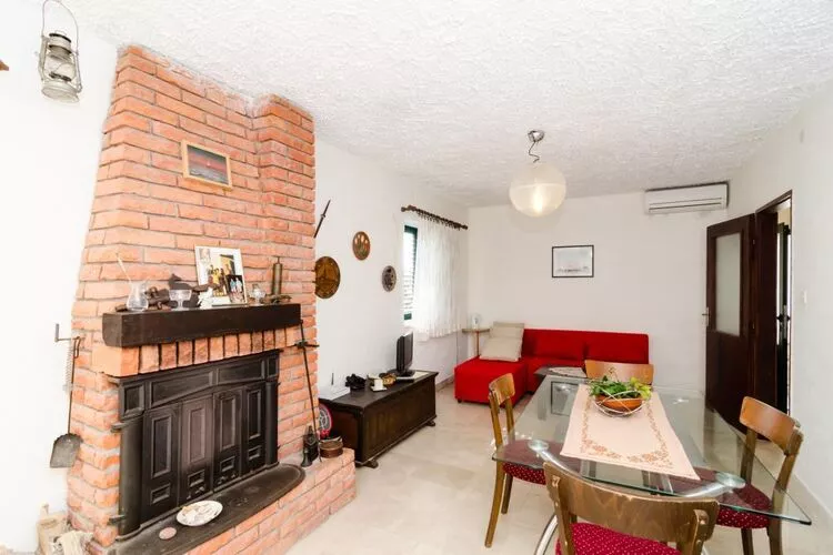 Holiday Home Jasminka - Three Bedroom Holiday Home with Terrace and Sea View-Innen