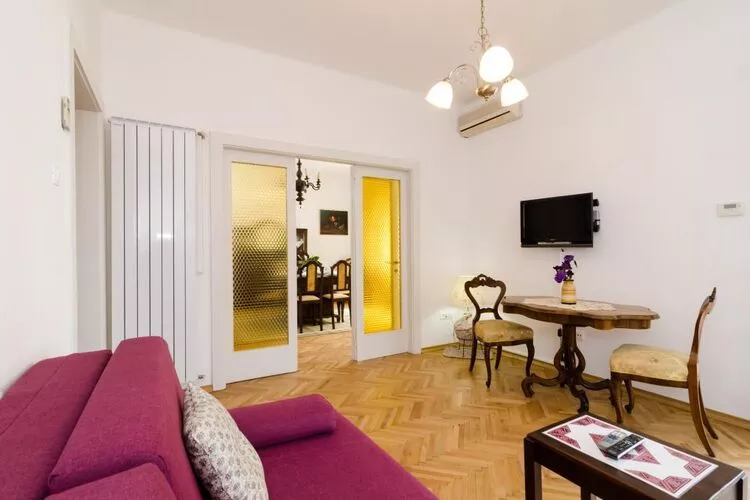 Holiday Home Patricija-Duplex Three Bedroom Apartment with Balcony and Sea View (A6+1)-Salon