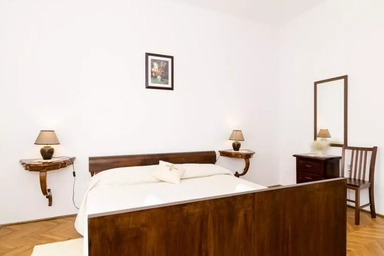 Holiday Home Patricija-Duplex Three Bedroom Apartment with Balcony and Sea View (A6+1)-Chambre