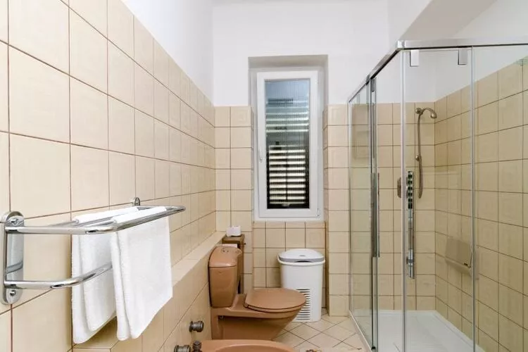 Holiday Home Patricija-Duplex Three Bedroom Apartment with Balcony and Sea View (A6+1)-Salle de bain