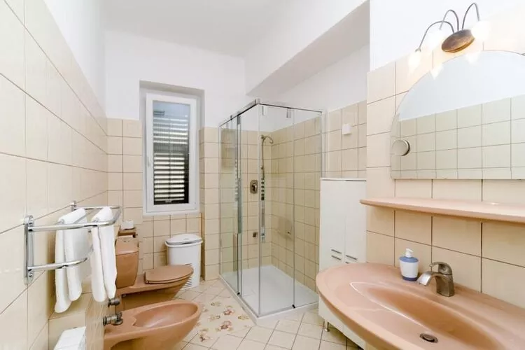 Holiday Home Patricija-Duplex Three Bedroom Apartment with Balcony and Sea View (A6+1)-Salle de bain
