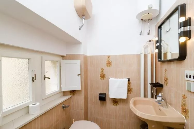 Holiday Home Patricija-Duplex Three Bedroom Apartment with Balcony and Sea View (A6+1)-Salle de bain