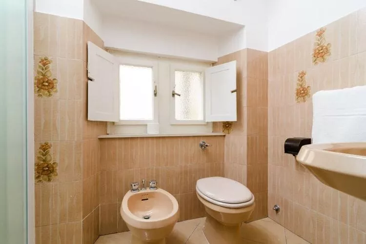 Holiday Home Patricija-Duplex Three Bedroom Apartment with Balcony and Sea View (A6+1)-Salle de bain