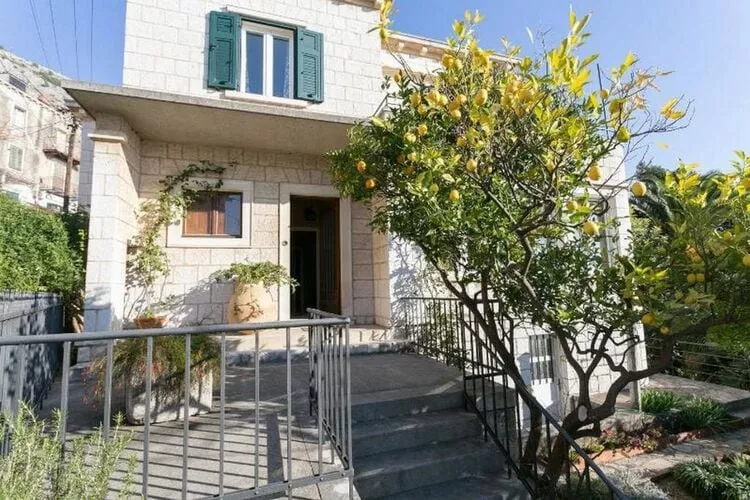 Holiday Home Patricija-Duplex Three Bedroom Apartment with Balcony and Sea View (A6+1)-Extérieur