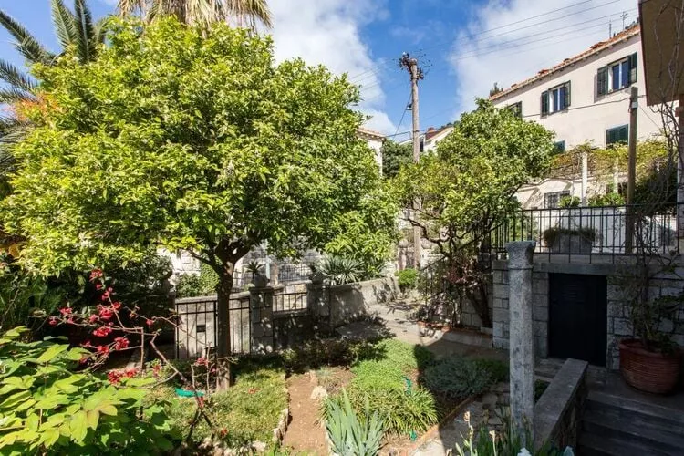 Holiday Home Patricija-Duplex Three Bedroom Apartment with Balcony and Sea View (A6+1)-Extérieur