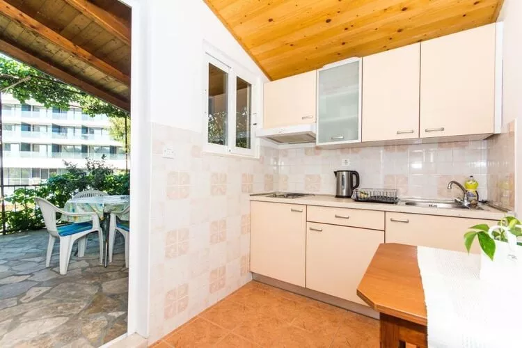 Apartments & Rooms Jokovic-Comfort Studio Apartment with Terrace and Partial Sea View (SOBA 1)-Kitchen