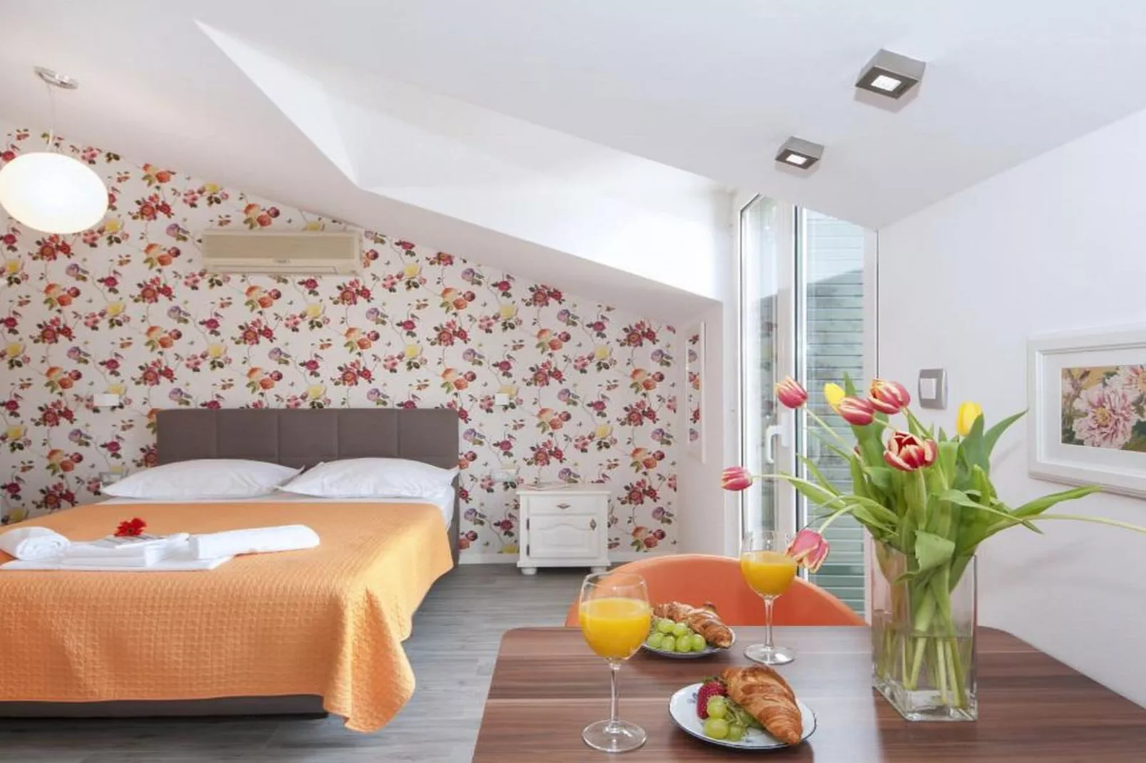 Apartments Villa Angela - Studio Apartment with Balcony and Sea View (Dajana)-Bedroom