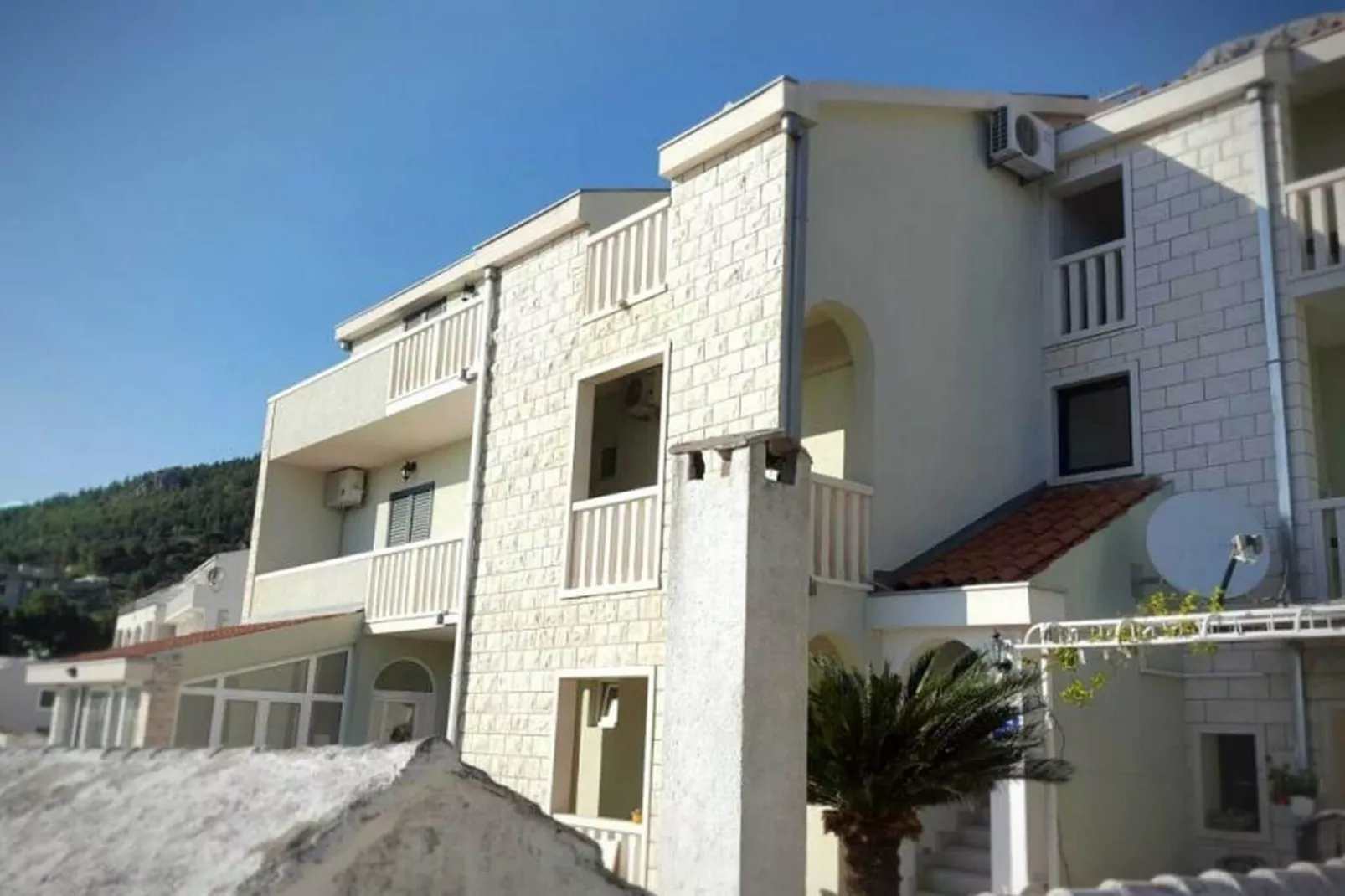 Apartments Villa Angela - Studio Apartment with Balcony and Sea View (Dajana)-Outdoor