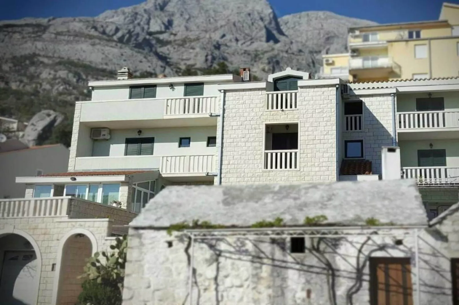 Apartments Villa Angela - Studio Apartment with Balcony and Sea View (Dajana)-Outdoor