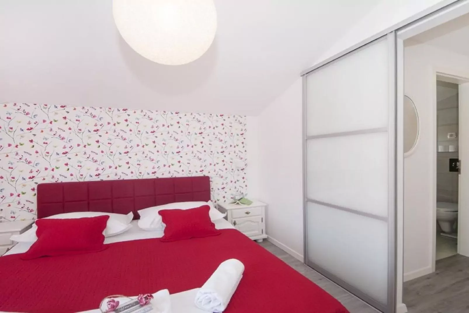 Apartments Villa Angela - One Bedroom Apartment with Terrace and Sea View (Erika)-Chambre