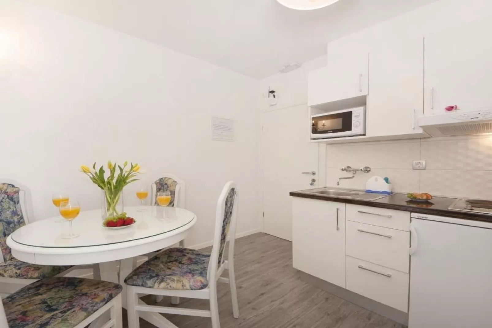 Apartments Villa Angela - Two Bedroom Apartment with Terrace and Sea View (Snježna)-Kitchen