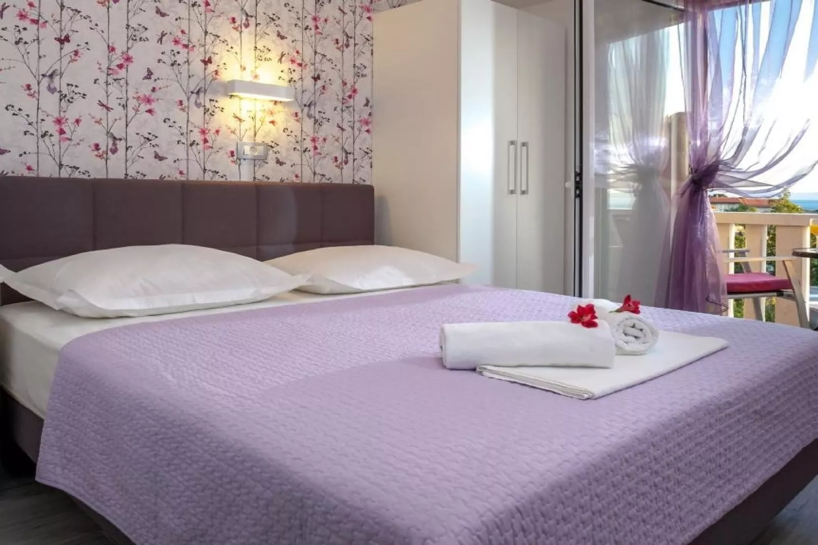 Apartments Villa Angela - Two Bedroom Apartment with Terrace and Sea View (Snježna)-Bedroom