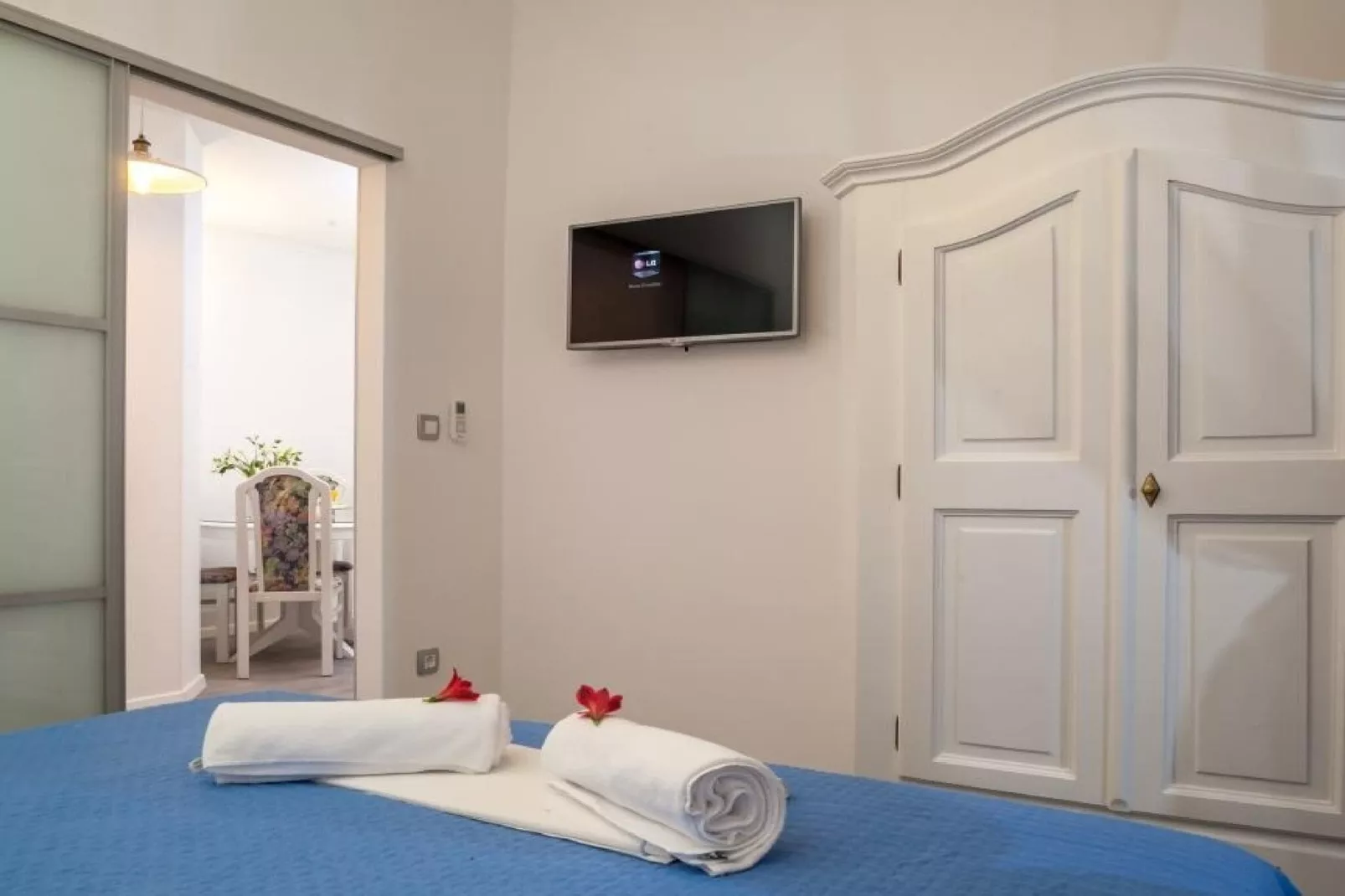 Apartments Villa Angela - Two Bedroom Apartment with Terrace and Sea View (Snježna)-Bedroom