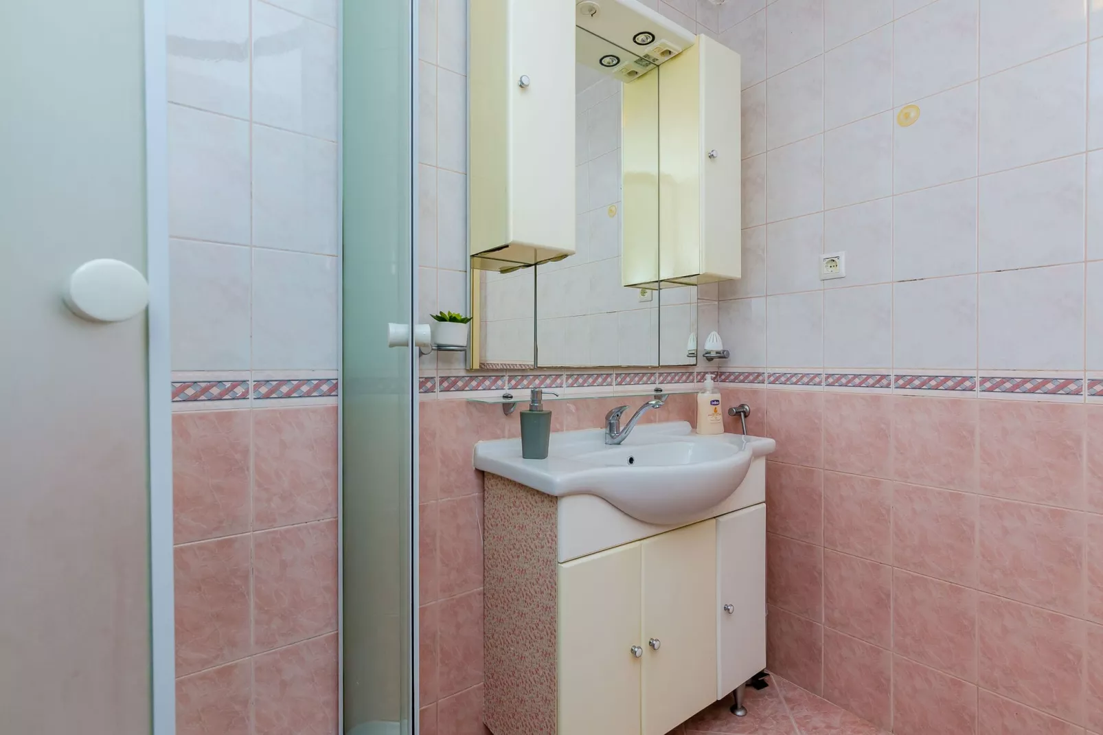 Apartment Kalea - One Bedroom Apartment with Terrace A2+2-Badezimmer