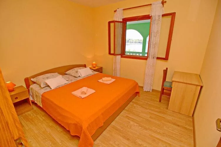 Apartments Bačić - Three Bedroom Apartment with Terrace and Sea View (A6+2)-Schlafzimmer