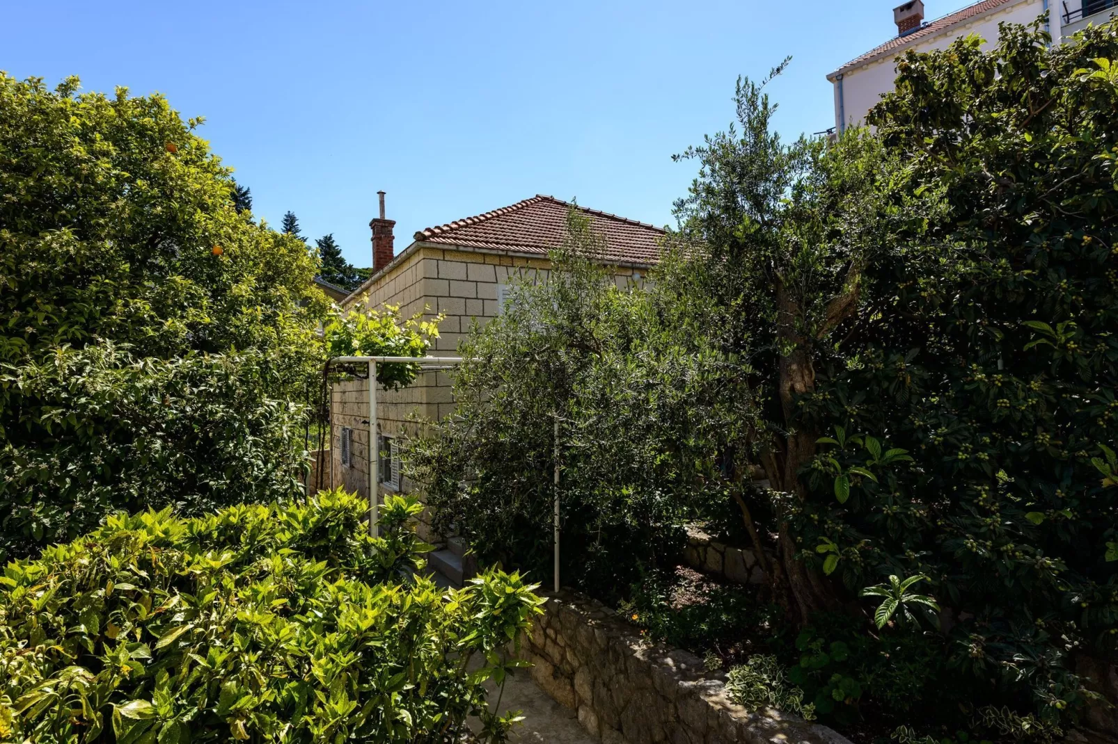 Apartment Pavlina - One Bedroom Apartment with Terrace-Gardens summer