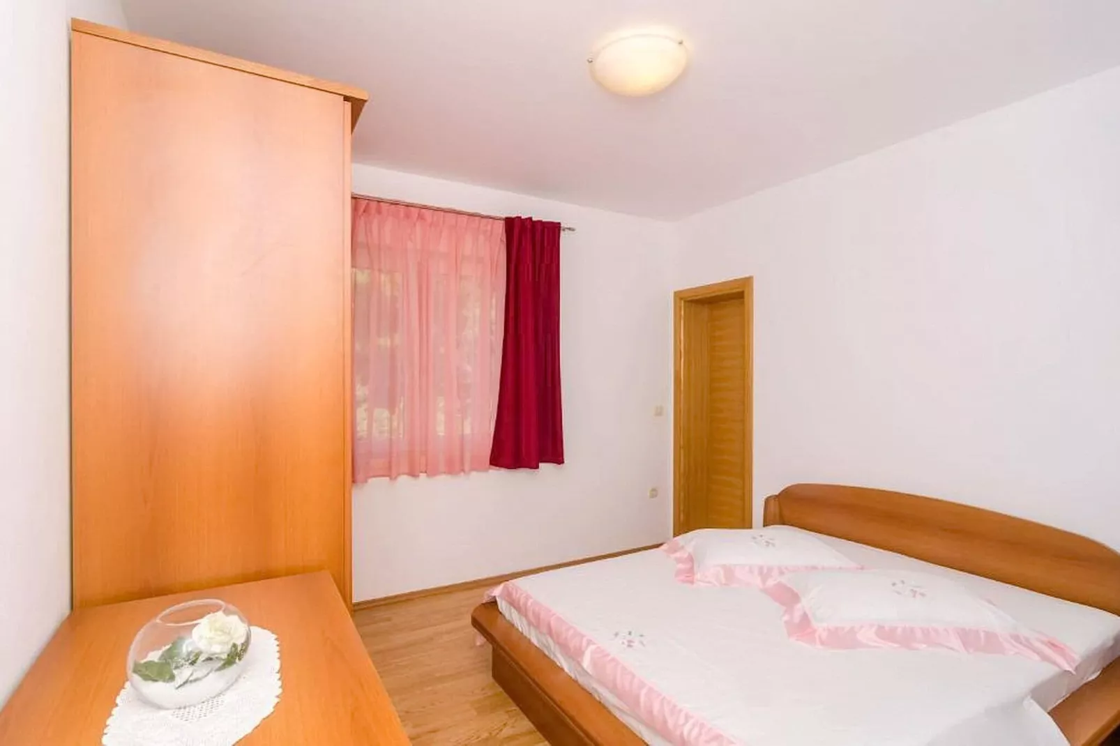Apartments Villa Bella Vista - Two Bedroom Apartment with Balcony and  Sea  View-Chambre