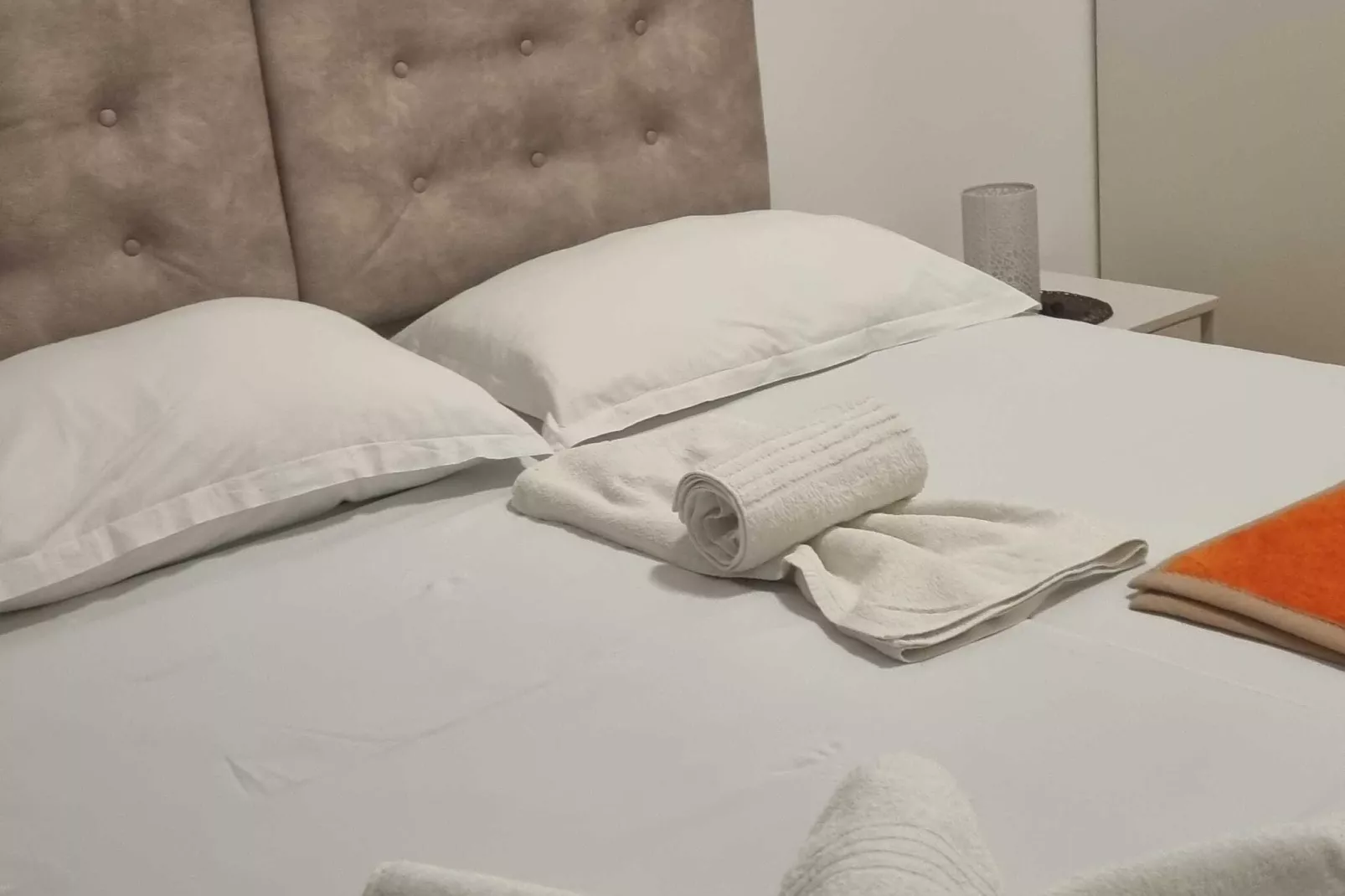 Apartments Villa Bella Vista - Two Bedroom Apartment with Balcony and  Sea  View-Chambre