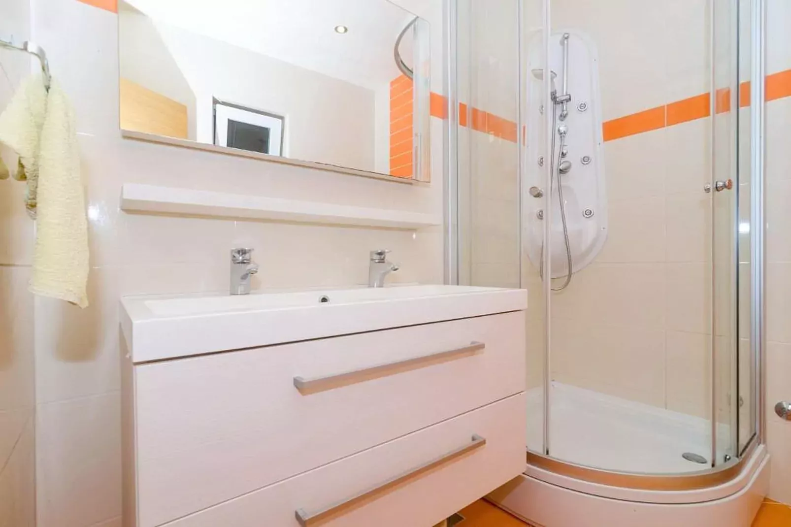 Apartments Villa Bella Vista - Two Bedroom Apartment with Balcony and  Sea  View-Salle de bain