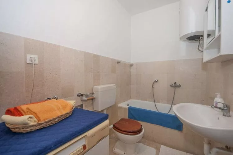 Apartments Kalajzic - Two Bedroom Apartment with Garden and Terrace(A2) (ST)-Bathroom