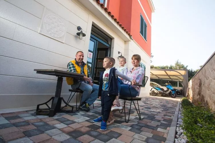 Apartments Villa Lukas - ''No.1'' One-Bedroom Apartment with Balcony and Sea View-Terrace