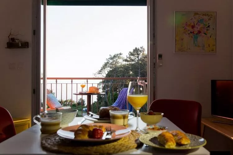 Apartments Villa Lukas - ''No.4'' One-Bedroom Apartment with Balcony and Sea View-Indoor