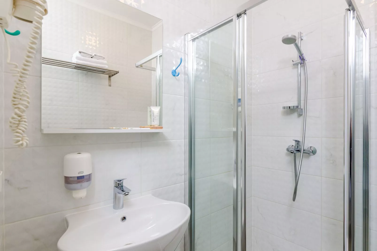Apartments Villa Lukas - ''No.8'' One-Bedroom Apartment with Balcony and Sea View-Bathroom