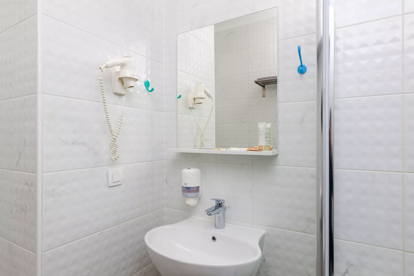 Apartments Villa Lukas - ''No.8'' One-Bedroom Apartment with Balcony and Sea View-Bathroom