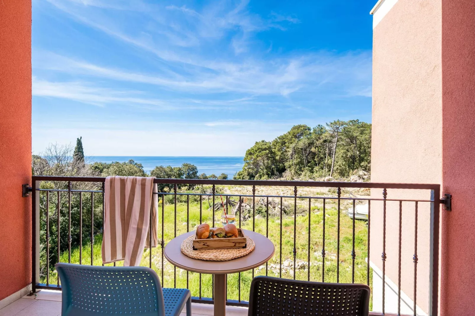 Apartments Villa Lukas - ''No.8'' One-Bedroom Apartment with Balcony and Sea View-Terrace balcony