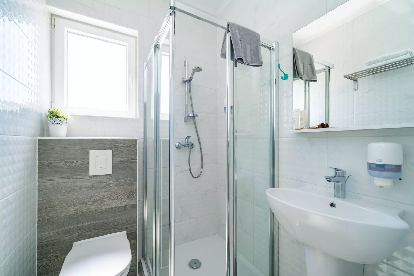 Apartments Villa Lukas - ''No.11'' Gallery Studio Apartment with Balcony and Sea View-Bathroom